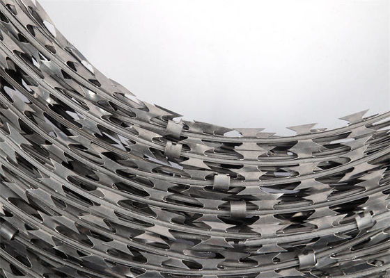 Electric Galvanized Concertina Razor Wire BTO15 Anti Corrosion For Fence