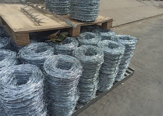 Hot Dipped Galvanized Barbed Wire Reverse Twist 20cm Aperture