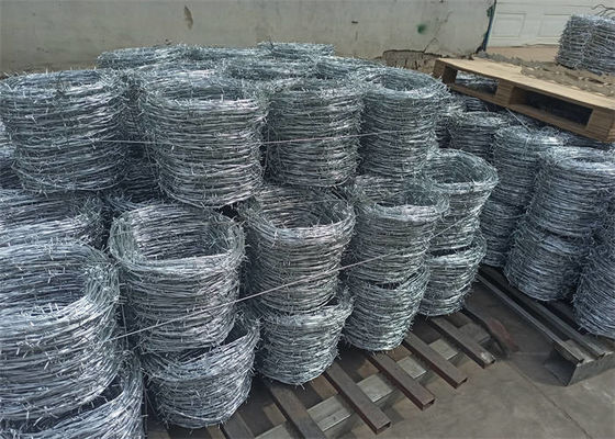 Hot Dip Galvanized Barb Wire Roll  Anti Acid / Alkali For Wire Mesh Fence