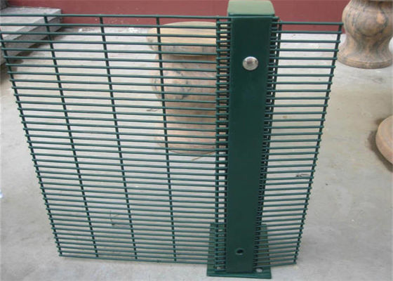 Studs Posts 358 Mesh Fence Standard Size Excellent Strength