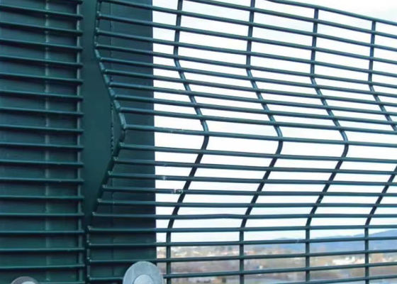 Studs Posts 358 Mesh Fence Standard Size Excellent Strength