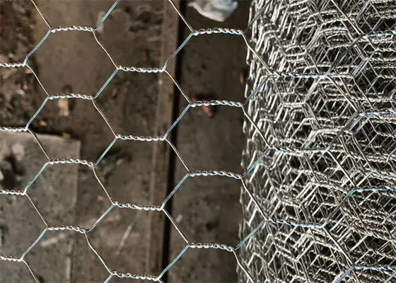 26G Dia Hexagonal Wire Netting Fence Hardware Cloth 150 Feet Length