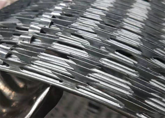 Anti Corrosion Concertina Razor Wire Coil Hot Dipped Galvanized Concertina Barbed Wire