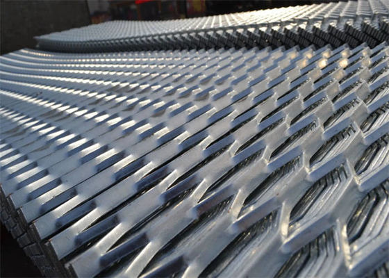 Flat Expanded Metal Panels / Ceilings Flexible design For Architecture