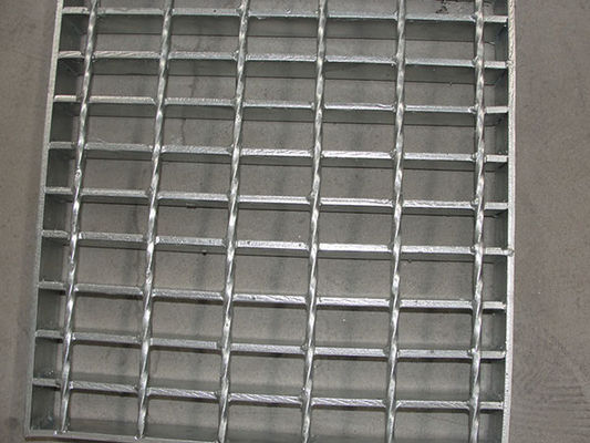 Hot Dip Galvanized Steel Grating 32x4mm 30x100mm Drainage Galvanized Bar Grating